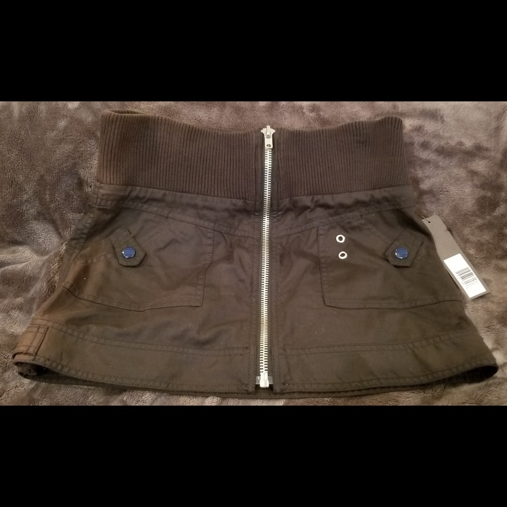 Marc Jacobs Black zip up mini skirt w/ grommets